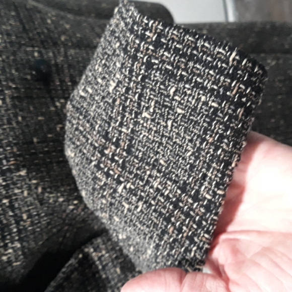 Ann Taylor Loft silk and wool blend overcoat. Size 6 - Picture 5 of 7